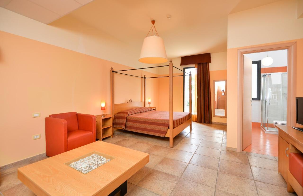 Il Tabacchificio Hotel Gagliano del Capo Exterior foto